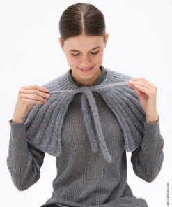 Strickset Cape Mit Bindeband Aus Mohair Di Gio Und Glamour Von Lana Grossa 3 Strickset Cape Mit Bindeband Aus Mohair Di Gio Und Glamour Von Lana Grossa – Bild 2