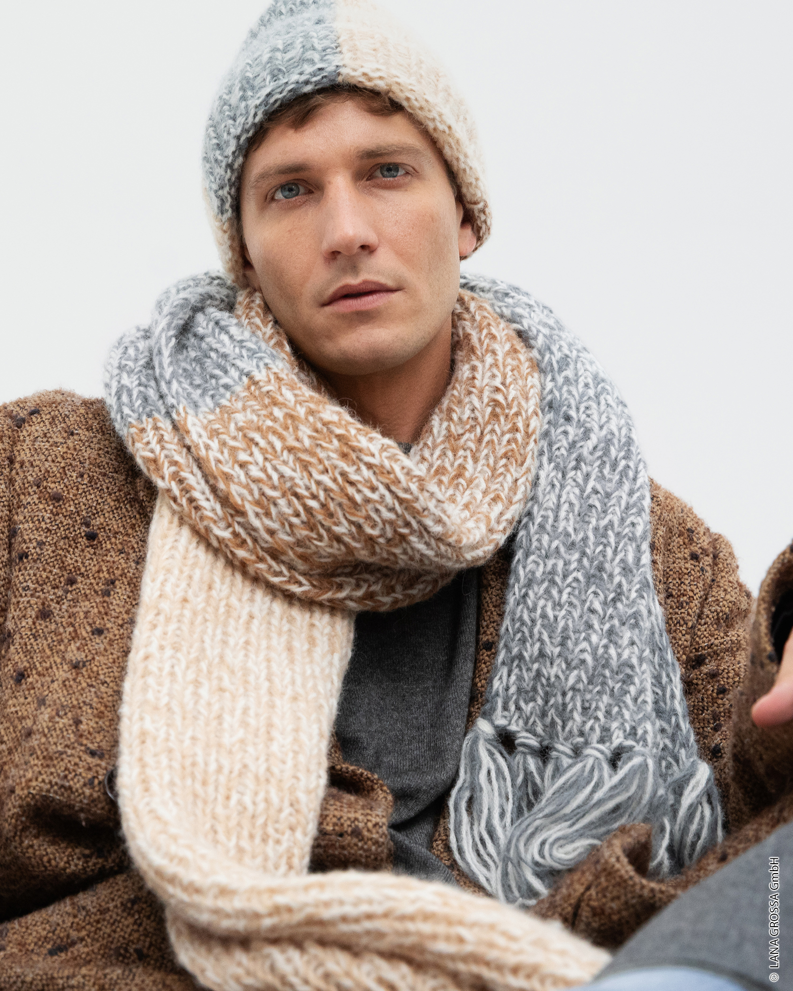 Strickset Schal Mit Blockstreifen Aus Nebbia Von Lana Grossa 2 Strickset Schal Mit Blockstreifen Aus Nebbia Von Lana Grossa – Bild 2