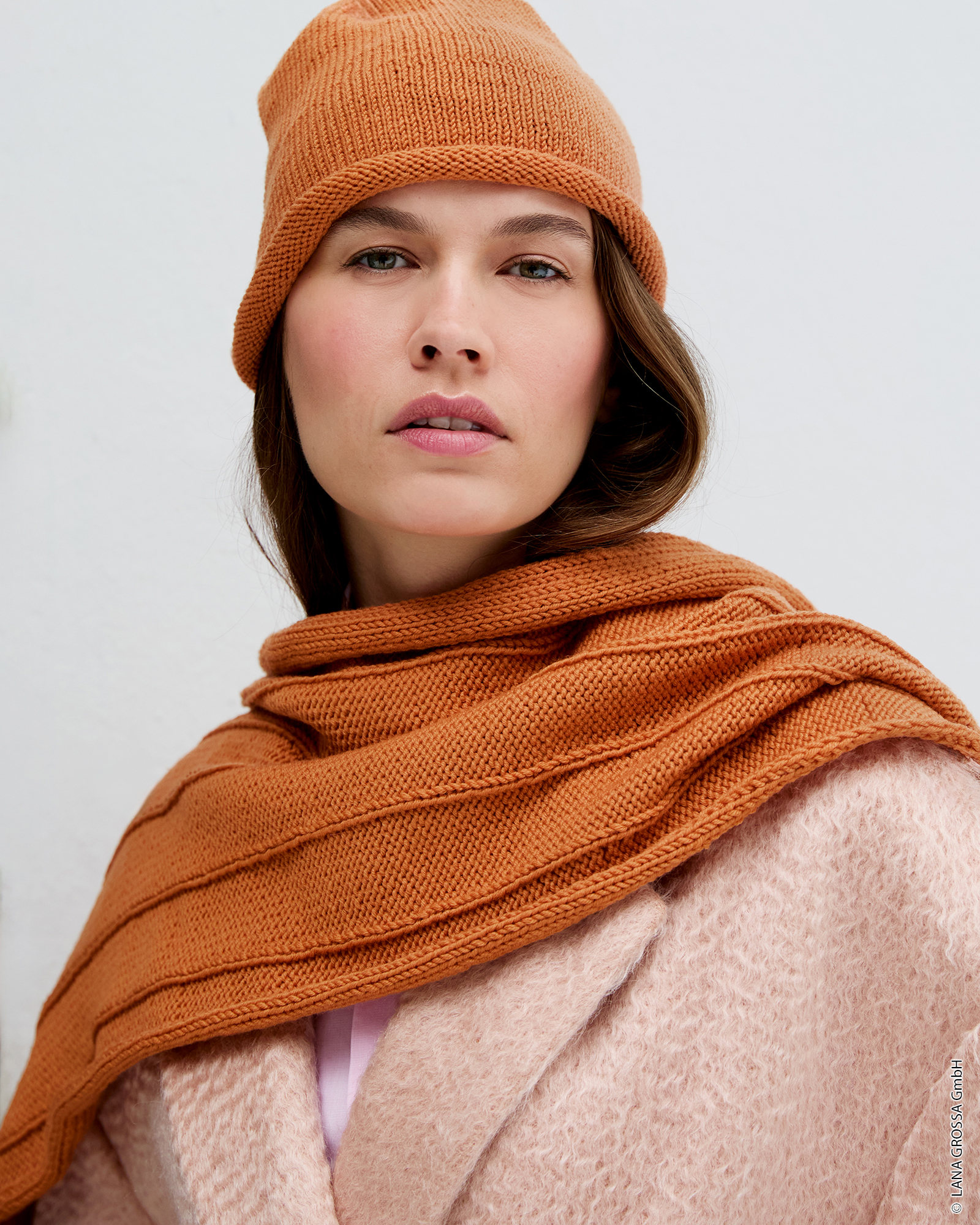 Strickset Schal Im Rippenmuster Aus Cool Wool Big Von Lana Grossa 2 Strickset Schal Im Rippenmuster Aus Cool Wool Big Von Lana Grossa – Bild 2