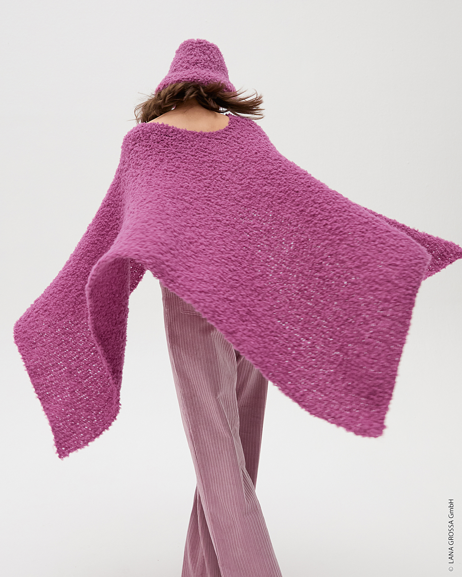 Strickset Poncho Aus Orsetto Von Lana Grossa 2 Strickset Poncho Aus Orsetto Von Lana Grossa – Bild 2