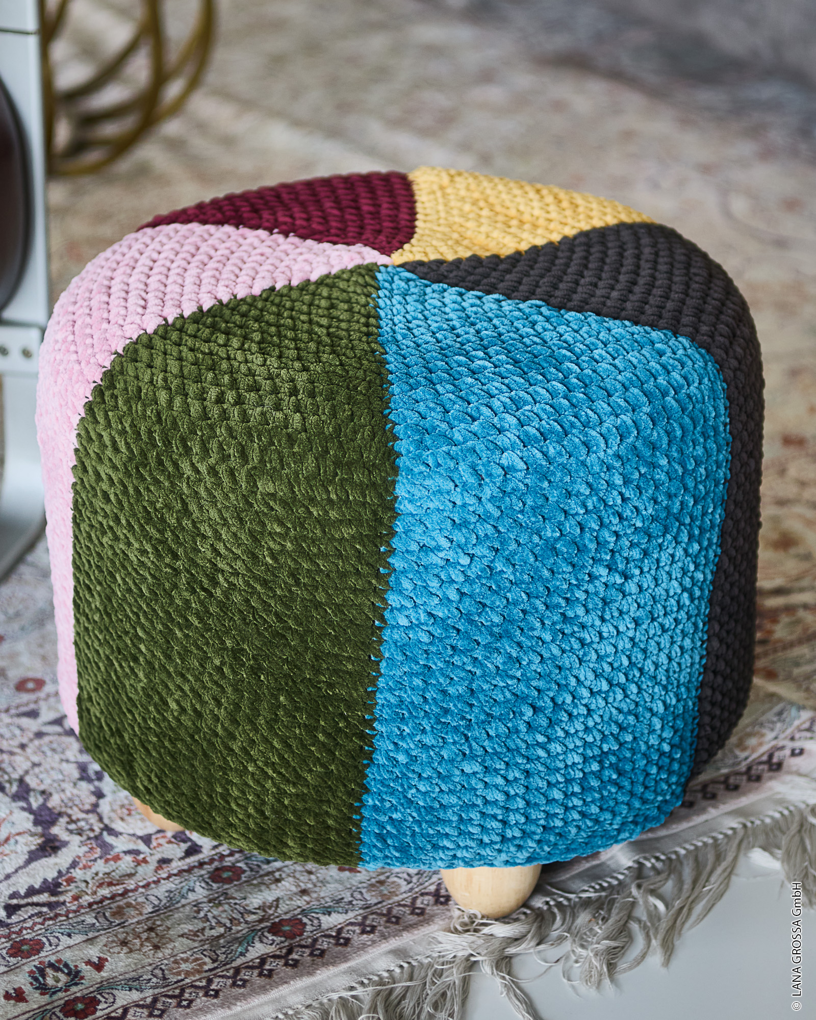 Strickset Hockerhusse In Festen Maschen Aus The Look Von Lana Grossa 1 Strickset Hockerhusse In Festen Maschen Aus The Look Von Lana Grossa