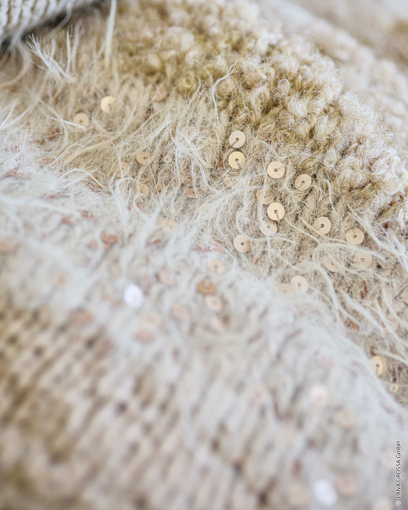 Strickset Gestreifte Decke Mit Fransen Und Pailletten Aus Winter Softness, Basta, Cosmo Und Orsetto Von Lana Grossa 3 Strickset Gestreifte Decke Mit Fransen Und Pailletten Aus Winter Softness, Basta, Cosmo Und Orsetto Von Lana Grossa – Bild 3