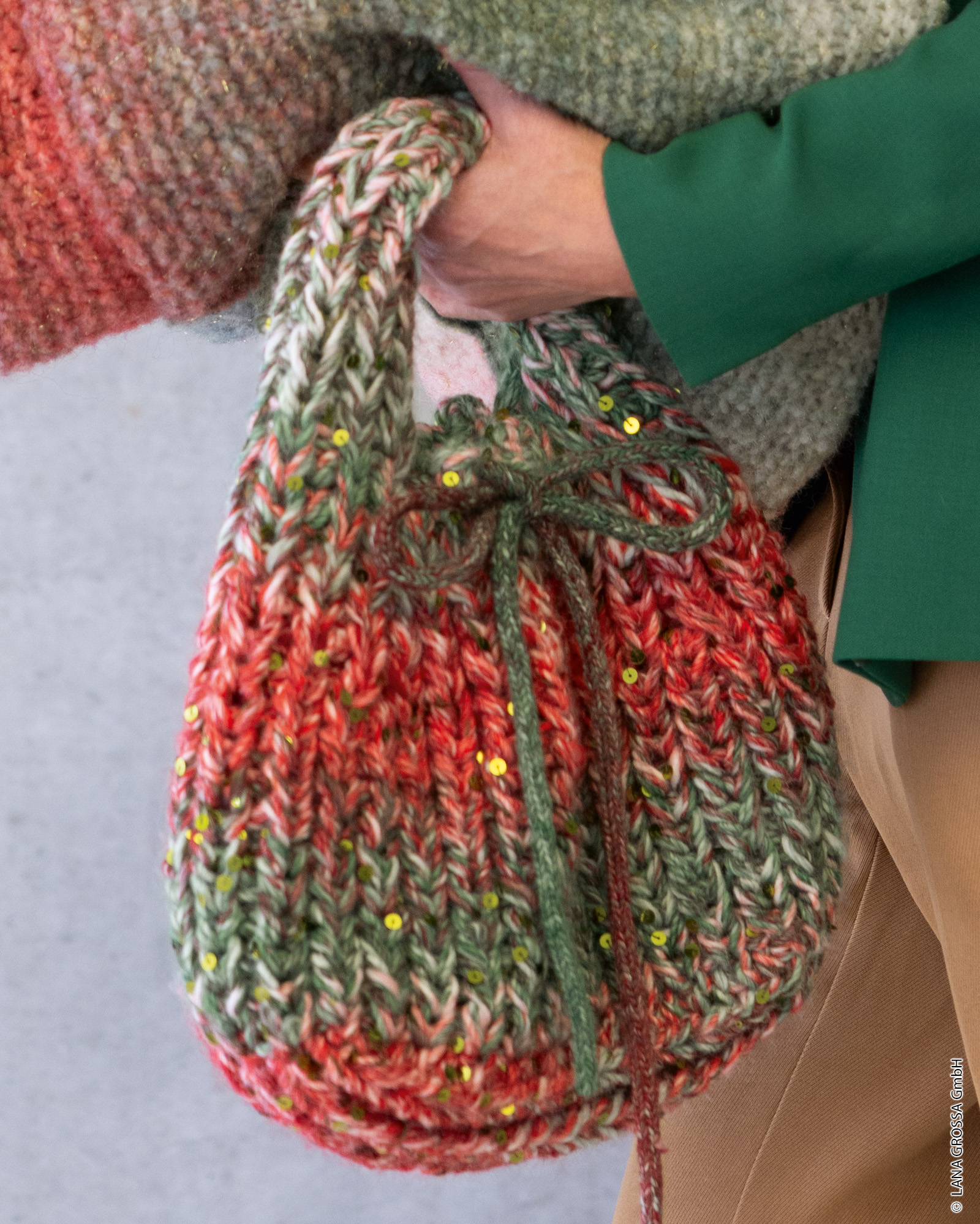 Strickset Tasche Aus Christmas Edition Big Und Cosmo Von Lana Grossa 2 Strickset Tasche Aus Christmas Edition Big Und Cosmo Von Lana Grossa – Bild 2