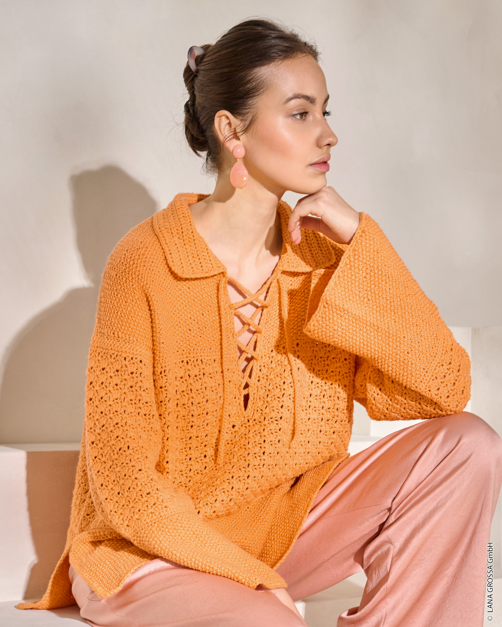 Strickset Pullover Mit Bandverschluss Aus Cotonella Von Lana Grossa 1 Strickset Pullover Mit Bandverschluss Aus Cotonella Von Lana Grossa
