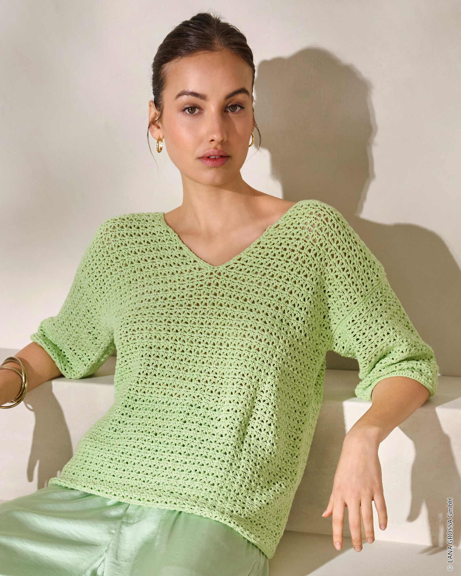 Strickset Pullover Mit Rückenausschnitt Aus Landlust Sommerseide Von Lana Grossa 1 Strickset Pullover Mit Rückenausschnitt Aus Landlust Sommerseide Von Lana Grossa