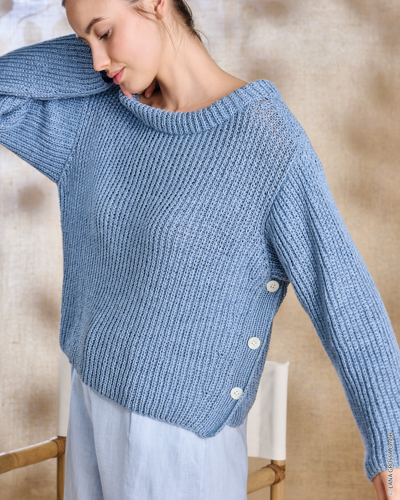 Strickset Pullover Mit Seitenstreifen Aus Linarte Von Lana Grossa 2 Strickset Pullover Mit Seitenstreifen Aus Linarte Von Lana Grossa – Bild 2