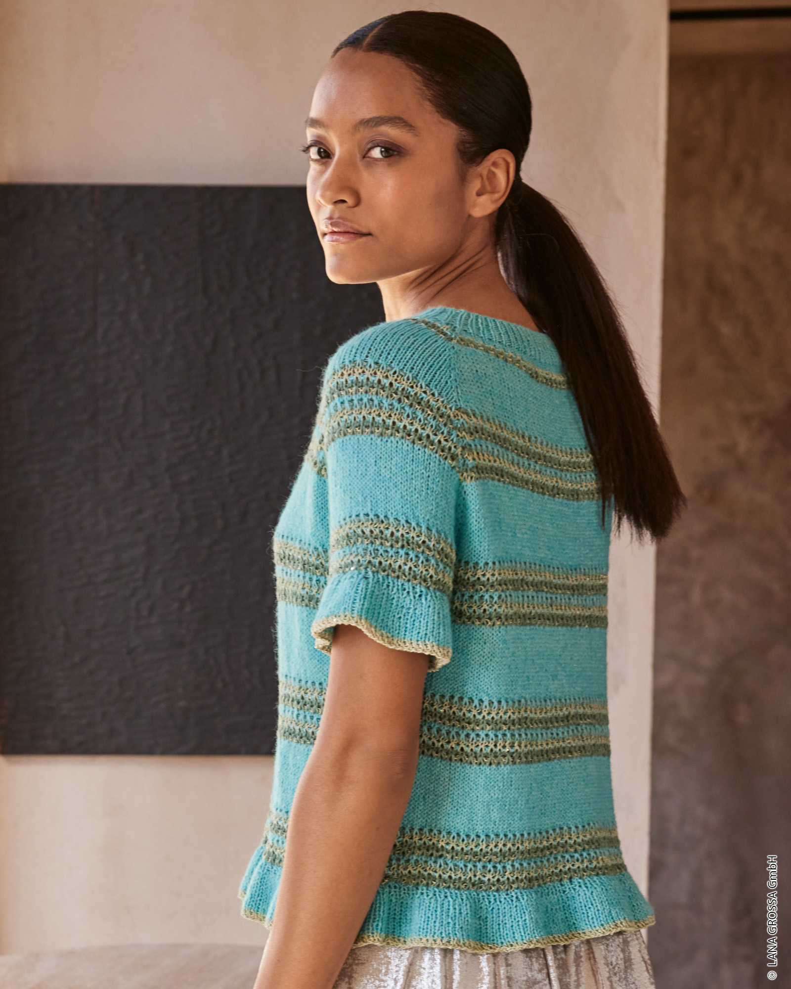 Strickset Top-Down Shirt Aus Ecopuno, Tencellino Und Filo Pailettes Von Lana Grossa 1 Strickset Top-Down Shirt Aus Ecopuno, Tencellino Und Filo Pailettes Von Lana Grossa