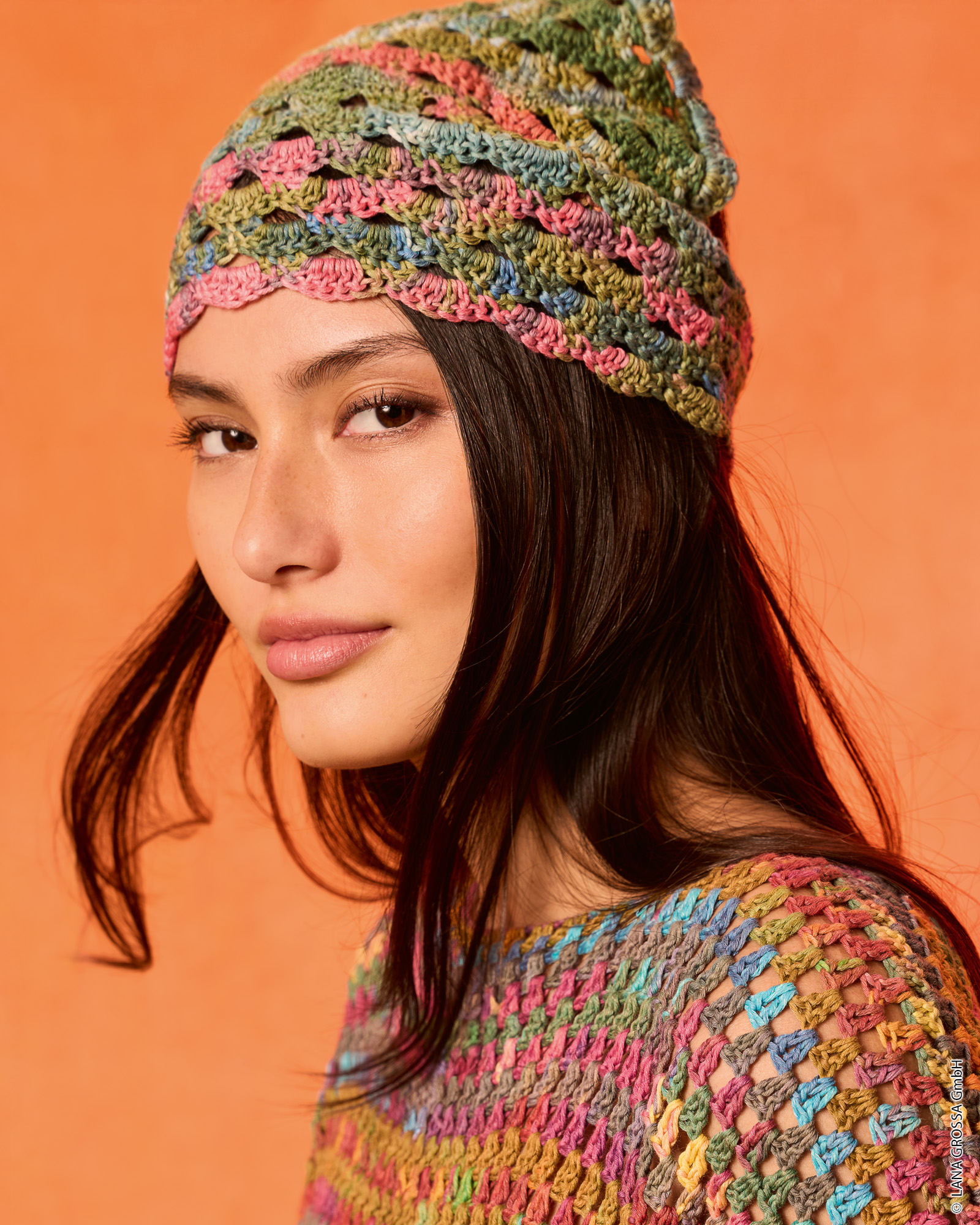 Strickset Kopftuch Im Bogenmuster Aus Gomitolo Alga Von Lana Grossa 2 Strickset Kopftuch Im Bogenmuster Aus Gomitolo Alga Von Lana Grossa – Bild 2