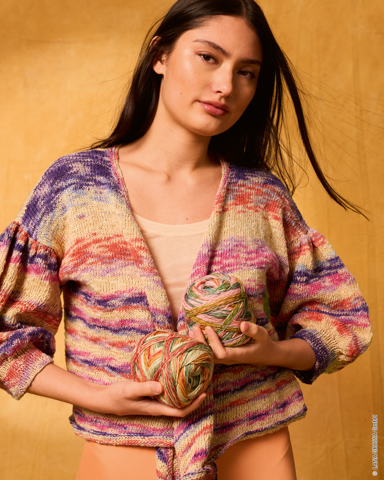 Strickset Kurzarm-Wickeljacke Aus Gomitolo California Von Lana Grossa 2 Strickset Kurzarm-Wickeljacke Aus Gomitolo California Von Lana Grossa – Bild 2