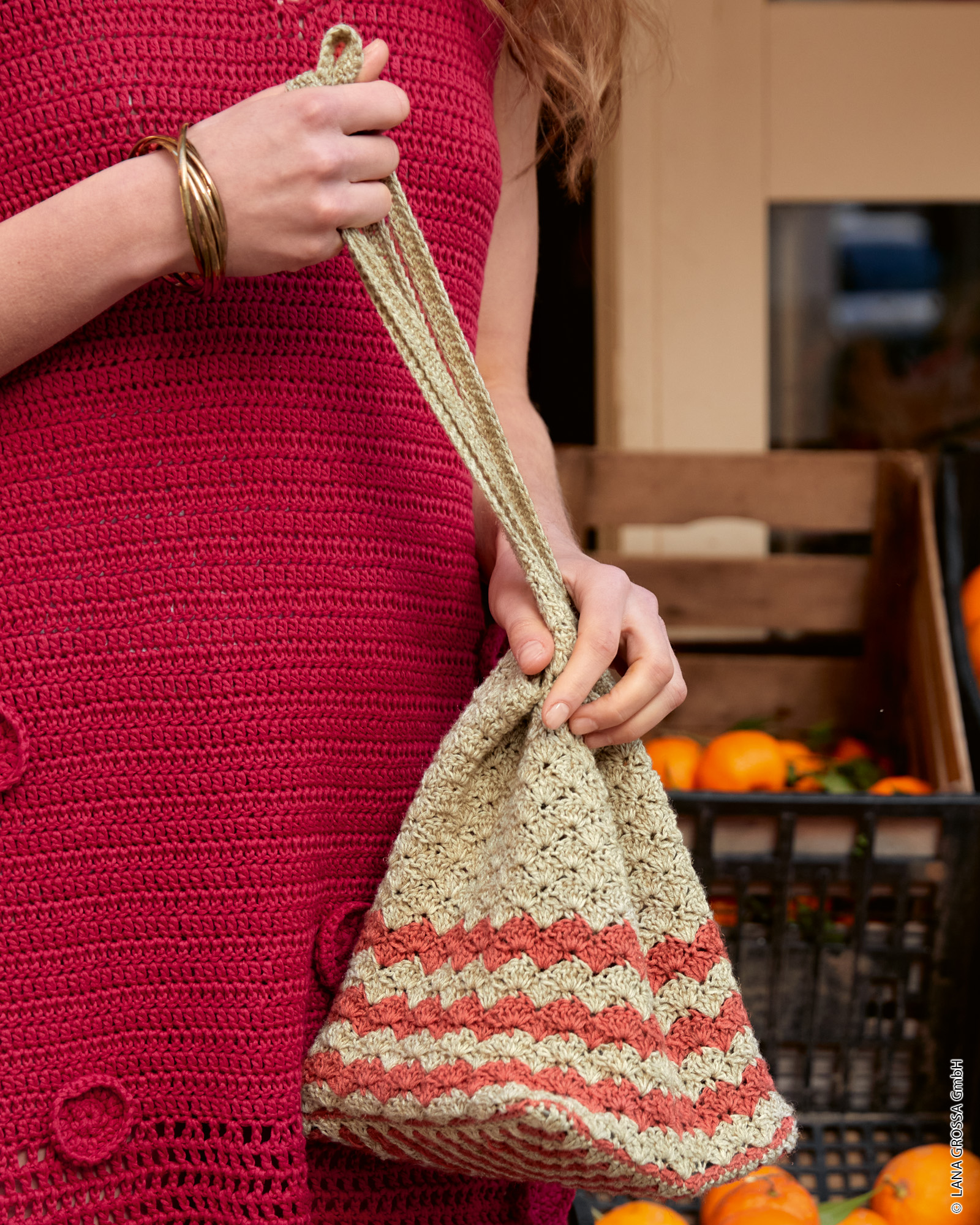Strickset Henkeltasche Im Stäbchen- Und Muschelmuster Aus Diversa Von Lana Grossa 1 Strickset Henkeltasche Im Stäbchen- Und Muschelmuster Aus Diversa Von Lana Grossa