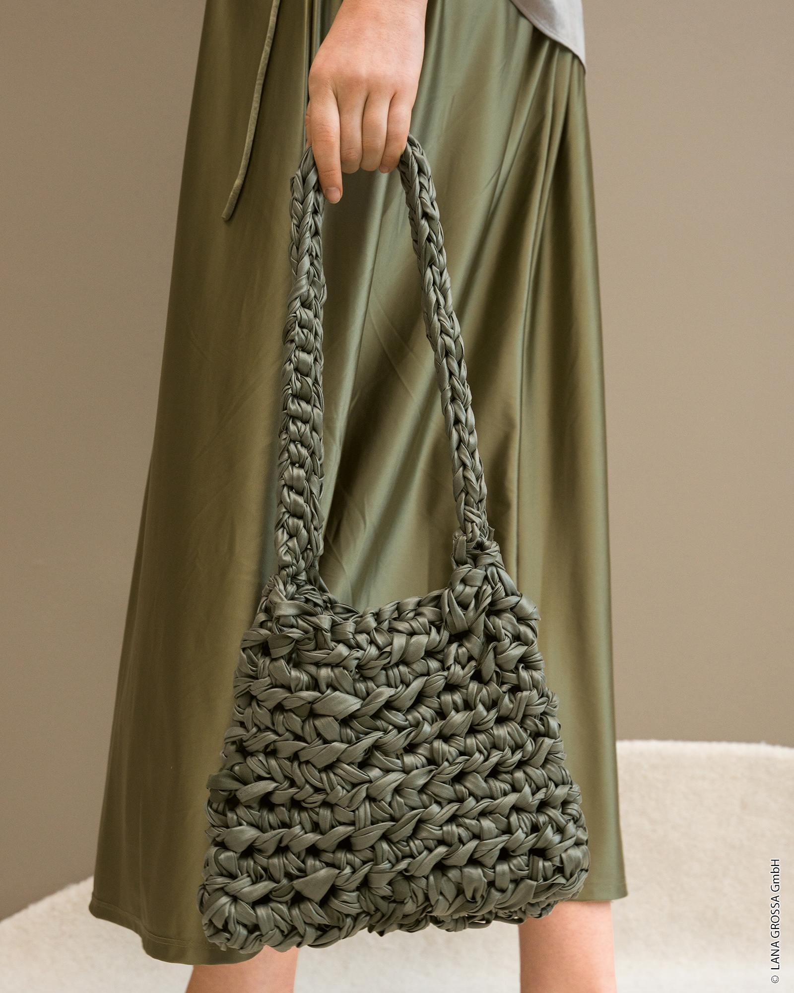 Strickset Umhängetasche Aus The Loop Von Lana Grossa 1 Strickset Umhängetasche Aus The Loop Von Lana Grossa