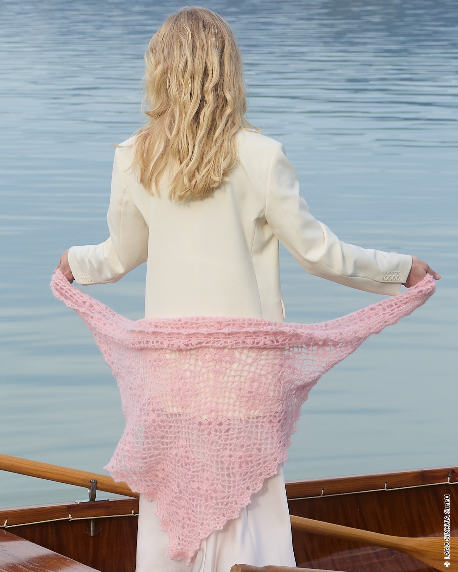 Strickset Dreieckstuch Mit Häkelborte Aus Filo Di Gio Von Lana Grossa 3 Strickset Dreieckstuch Mit Häkelborte Aus Filo Di Gio Von Lana Grossa – Bild 3