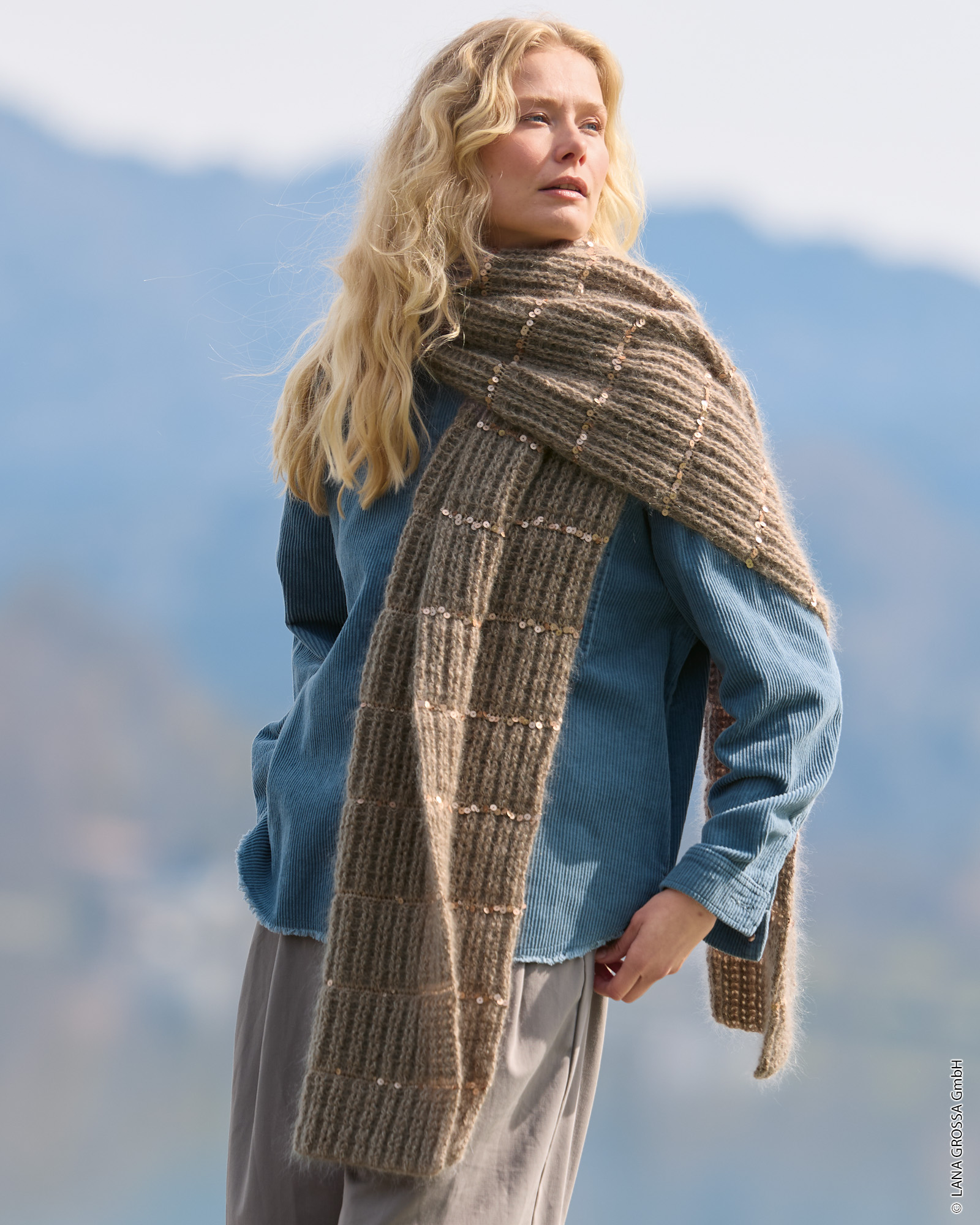 Strickset Schal Mit Relief-Stäbchen Aus Cool Wool Lace, Silkhair Und Cosmo Von Lana Grossa 1 Strickset Schal Mit Relief-Stäbchen Aus Cool Wool Lace, Silkhair Und Cosmo Von Lana Grossa