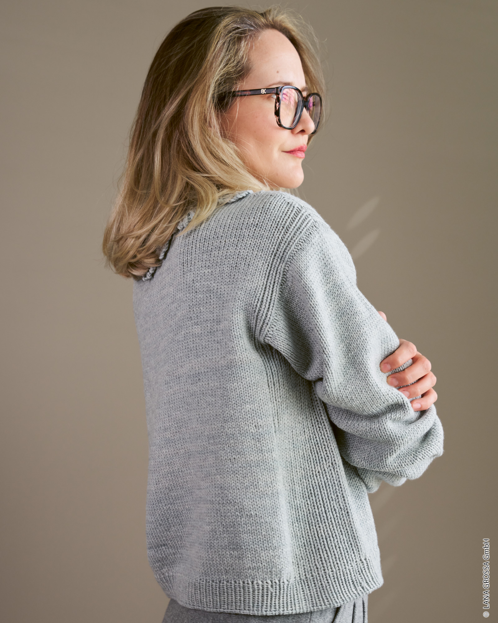 Strickset Sinchens Pullover I Mit V-Ausschnitt Aus Merino Piú Von Lana Grossa 3 Strickset Sinchens Pullover I Mit V-Ausschnitt Aus Merino Piú Von Lana Grossa – Bild 3